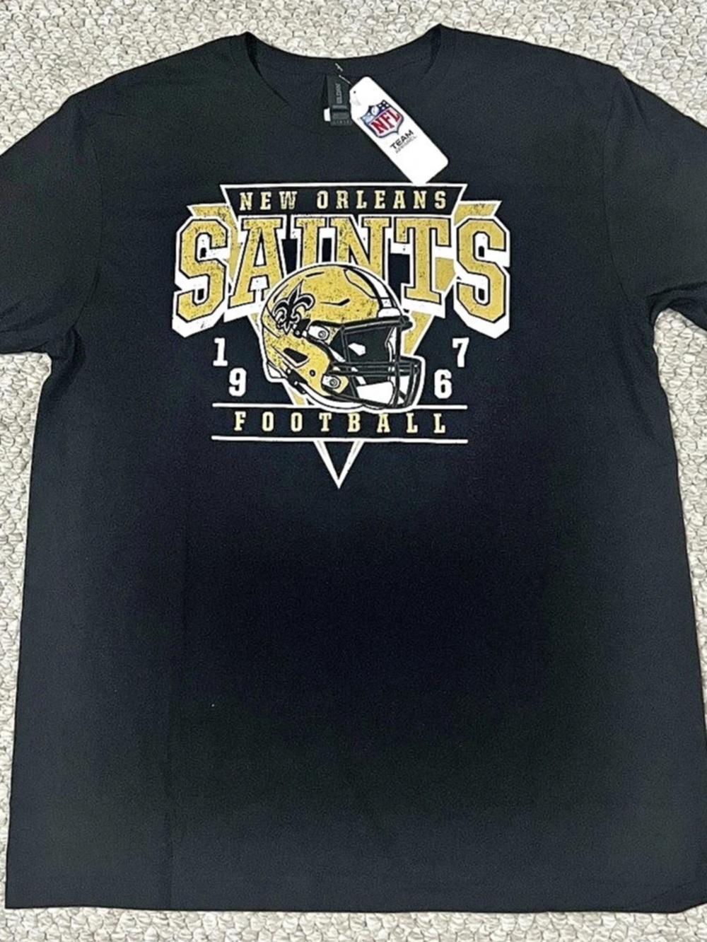 New Orleans Saints NFL Apparel Football T-Shirt Men's Cotton Large New With Tags
